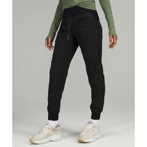 Lululemon Dance Studio Mid-Rise Jogger Black Women sz 2 Athleisure Relax Street